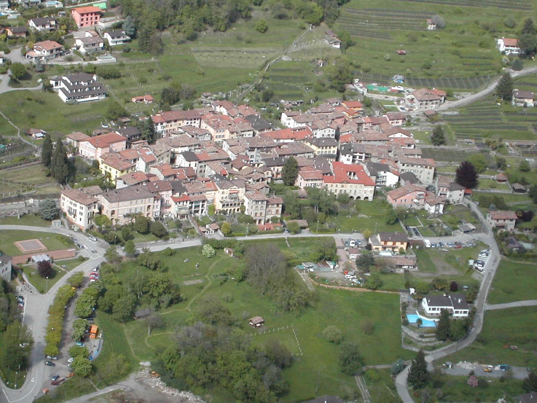Veduta aerea del borgo di Rovio